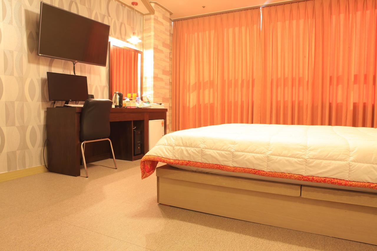 Marina Motel Busan Station Экстерьер фото